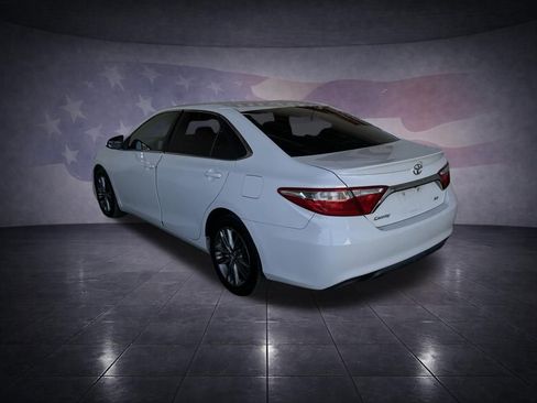Used 2016 Toyota Camry SE FWD image 3