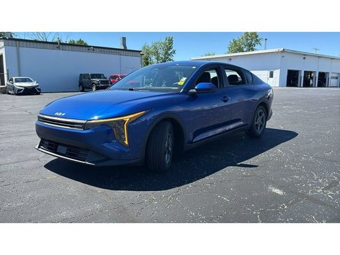 Used 2025 Kia K4 FWD image 3