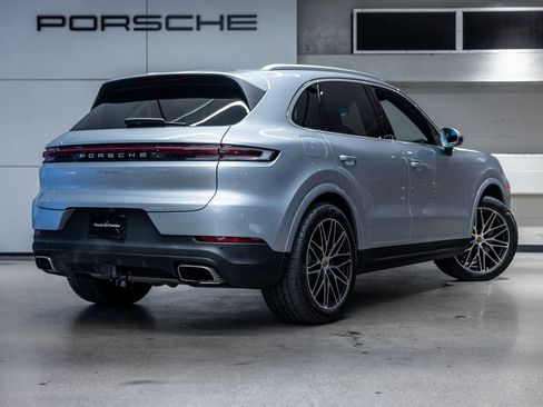 Certified 2025 Porsche Cayenne image 8