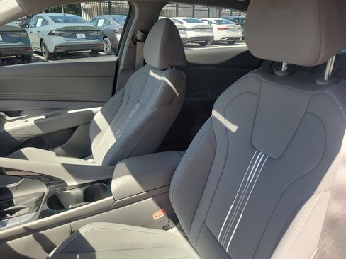 Used 2024 Hyundai Elantra SEL w/ Convenience Package FWD image 14