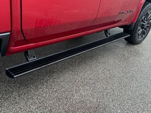 Used 2025 GMC Sierra 2500 AT4 AWD/4WD image 8