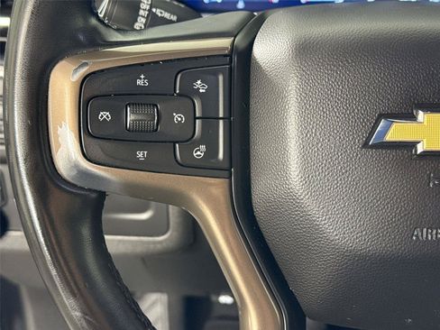 Used 2023 Chevrolet Suburban High Country w/ Premium Package 2 AWD/4WD image 18