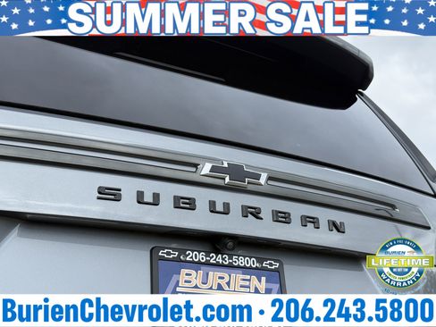 Used 2022 Chevrolet Suburban Z71 w/ Luxury Package AWD/4WD image 39