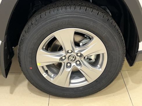 New 2025 Toyota RAV4 XLE w/ Convenience Package image 4