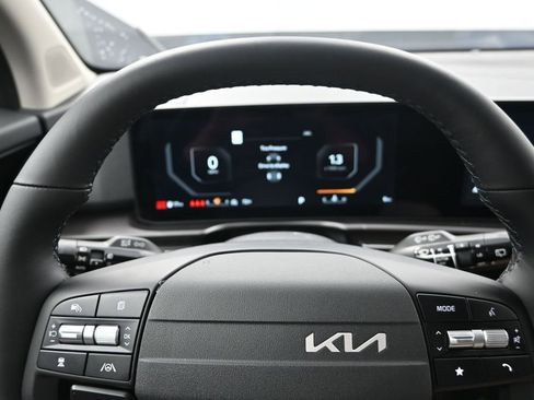 New 2026 Kia Sportage SX FWD image 16