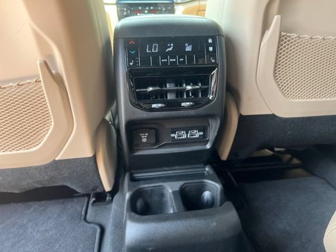 Used 2025 Jeep Grand Cherokee L Limited w/ Luxury Tech Group II RWD image 16