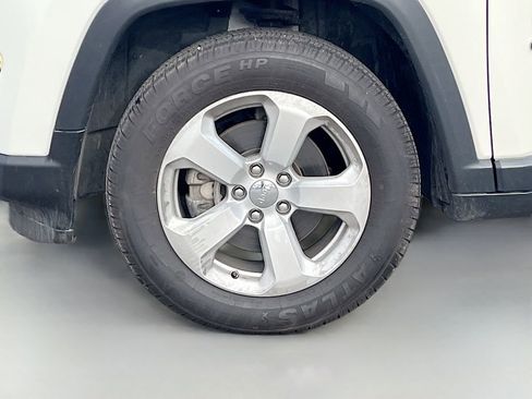 Used 2021 Jeep Compass Latitude w/ Convenience Group AWD/4WD image 28