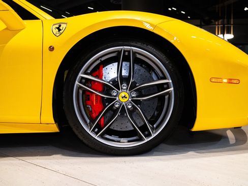 Used 2016 Ferrari 488 GTB RWD image 26