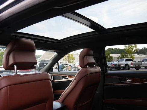 Used 2018 Lincoln MKX Reserve w/ Lincoln MKX Climate Package FWD image 17