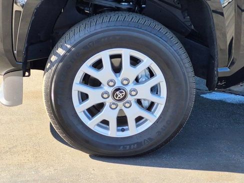 Used 2025 Toyota Tacoma SR5 image 22