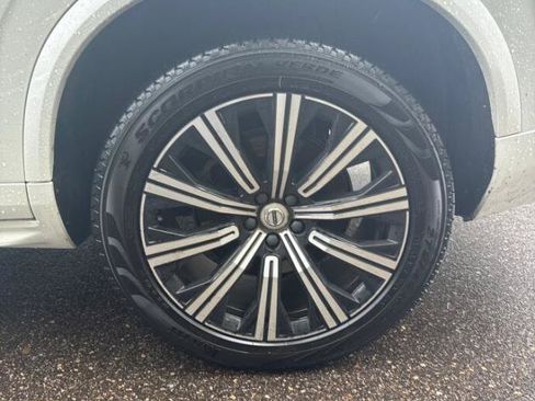 Used 2023 Volvo XC90 B6 Core w/ Climate Package AWD/4WD image 9