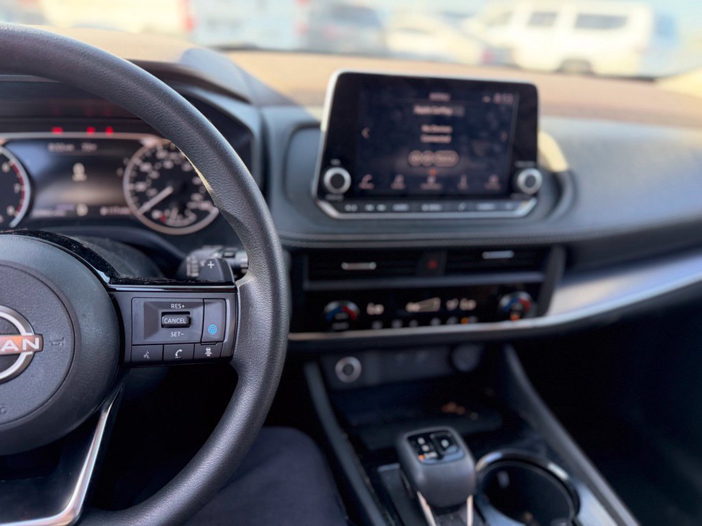 Used 2023 Nissan Rogue SV FWD image 8