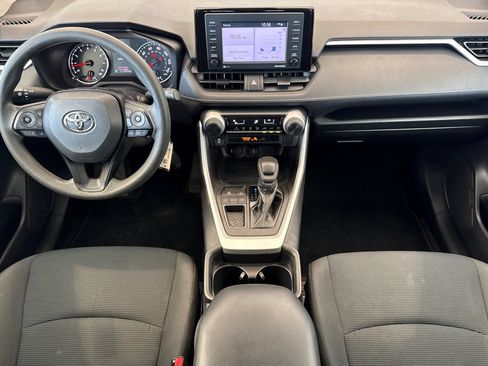 Used 2021 Toyota RAV4 LE FWD image 15