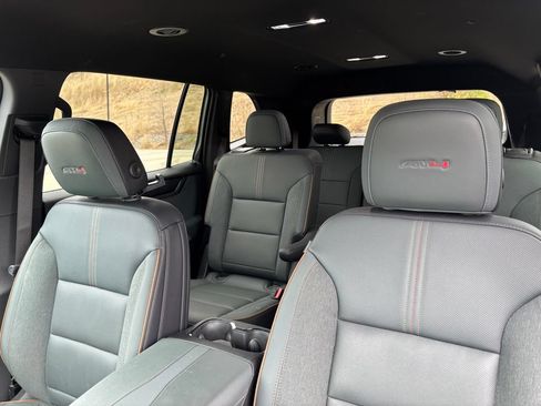 Used 2024 GMC Acadia AT4 w/ Luxury Package AWD/4WD image 23