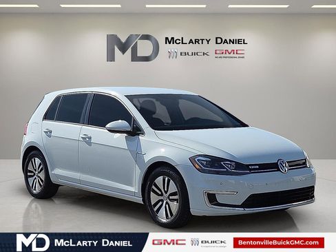 Used 2018 Volkswagen e-Golf SEL Premium image 1