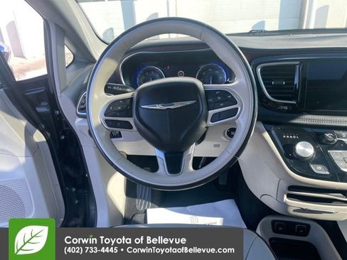 Used 2020 Chrysler Pacifica Limited image 21