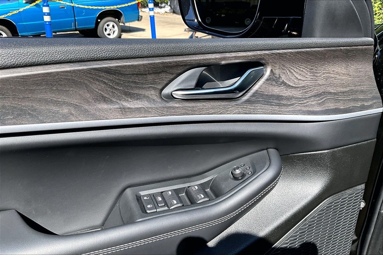 New 2027 Jeep Grand Cherokee Altitude RWD image 26