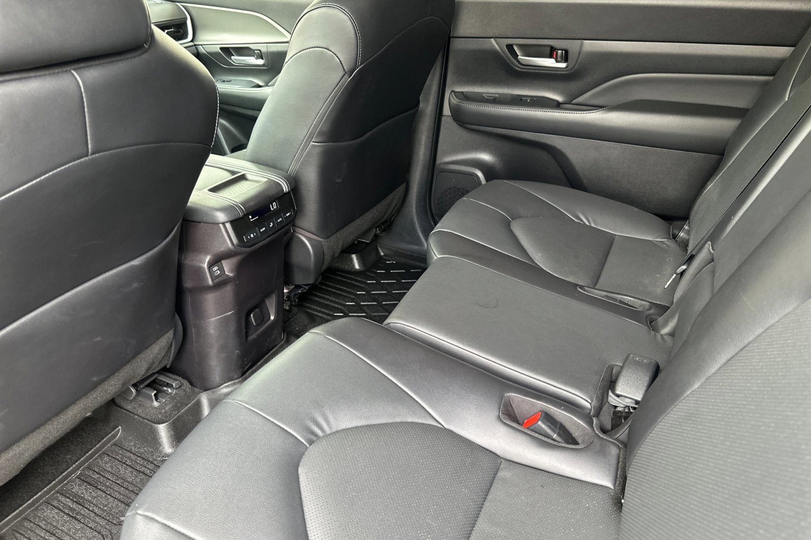 Used 2025 Toyota Grand Highlander FWD image 13