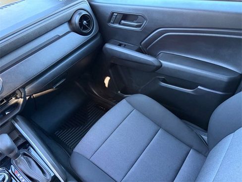 Used 2023 Chevrolet Colorado Trail Boss w/ Technology Package image 20