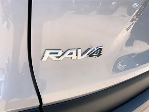 Used 2025 Toyota RAV4 XLE FWD image 30