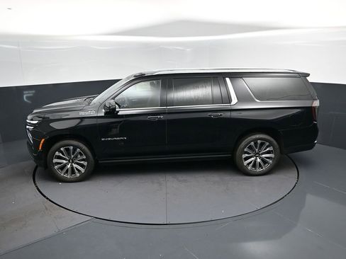 New 2026 Chevrolet Suburban High Country RWD image 33