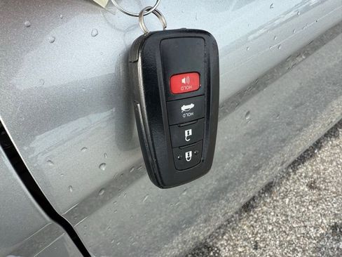 Used 2021 Toyota Camry XLE image 54