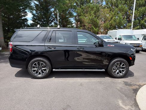 Used 2024 Chevrolet Tahoe Z71 w/ Luxury Package AWD/4WD image 11