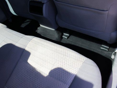 Used 2013 Toyota Camry L image 25