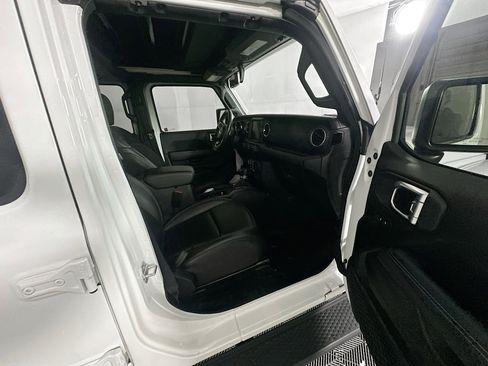 Used 2022 Jeep Wrangler Sahara w/ Safety Group image 31