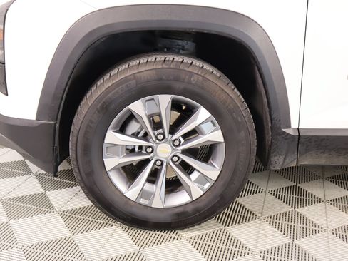 Used 2025 Chevrolet Equinox LT AWD/4WD image 16