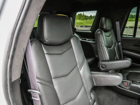 Used 2017 Cadillac Escalade Platinum AWD/4WD image 27