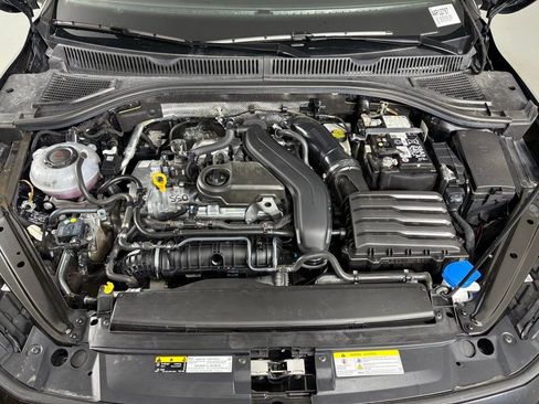 Used 2025 Volkswagen Jetta SE FWD image 47