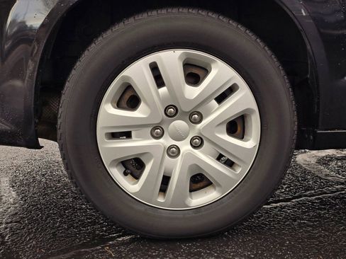 Used 2018 Dodge Grand Caravan SE image 9