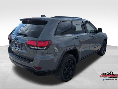 Used 2020 Jeep Grand Cherokee Laredo AWD/4WD image 5
