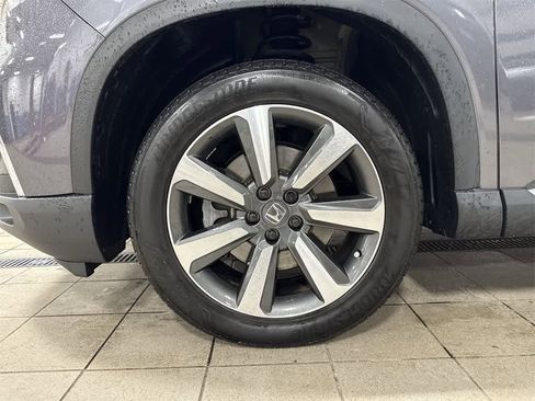 Used 2024 Honda Pilot Touring image 10