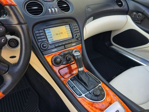 Used 2007 Mercedes-Benz SL 550 SL 550 image 24