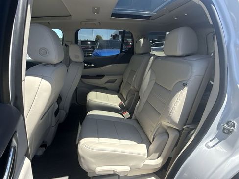 Used 2023 GMC Acadia Denali w/ Denali Ultimate Package AWD/4WD image 26