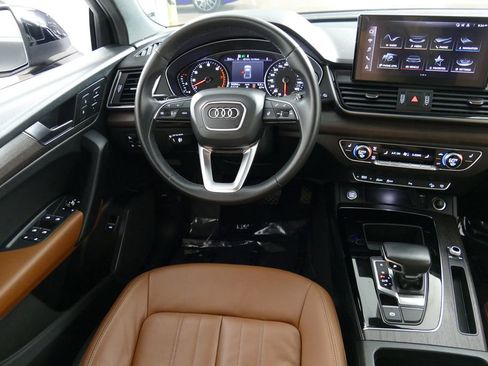 Used 2021 Audi Q5 2.0T Premium w/ Convenience Package AWD/4WD image 7