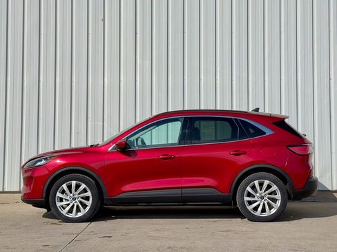 Used 2021 Ford Escape Titanium w/ Titanium Elite Package image 3