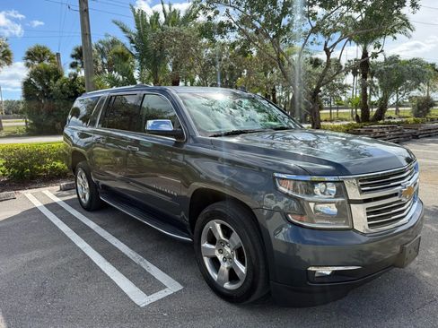 Used 2019 Chevrolet Suburban Premier RWD image 9