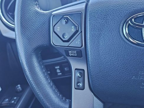 Used 2019 Toyota Tacoma TRD Off-Road AWD/4WD image 25