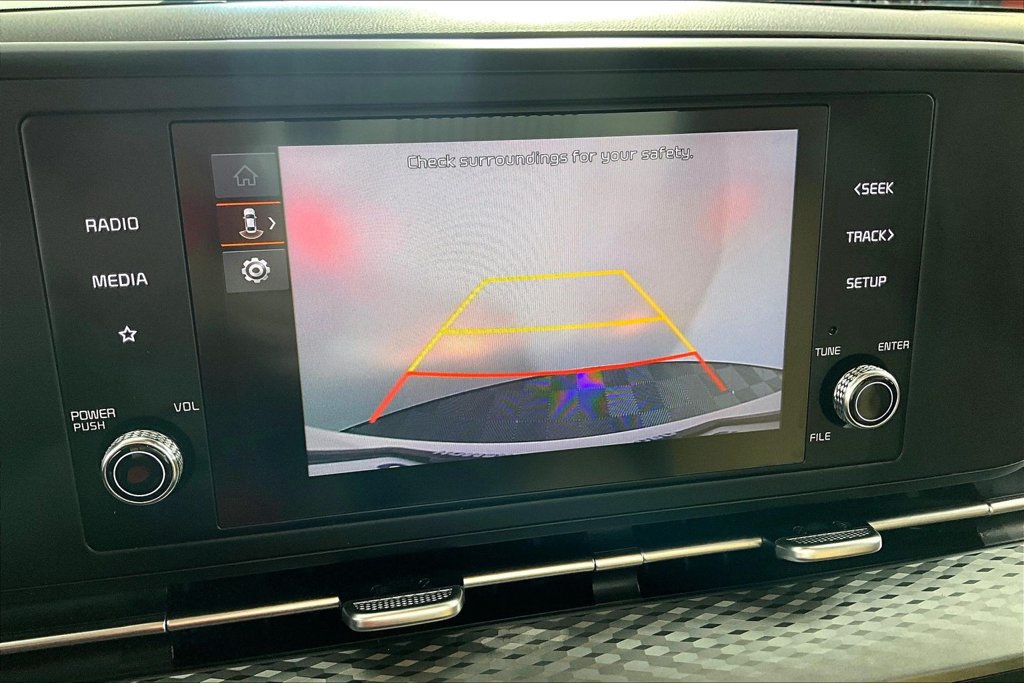 Used 2023 Kia Carnival LX FWD image 21