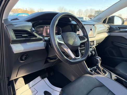 Used 2022 Volkswagen Taos SEL image 14