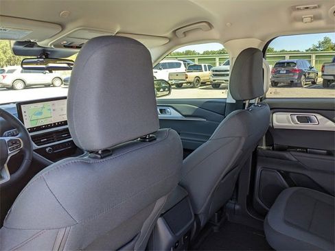 New 2025 Ford Explorer Active image 17