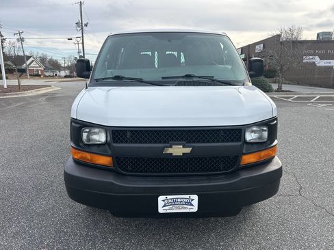 Used 2016 Chevrolet Express 2500 image 4