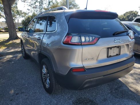 Used 2019 Jeep Cherokee Latitude Plus w/ Cold Weather Group image 4