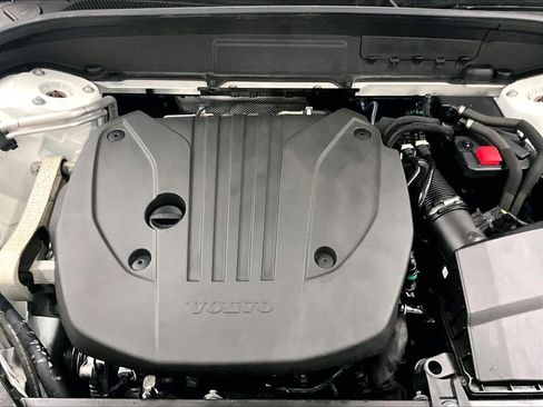 Used 2024 Volvo XC60 B5 Plus image 32