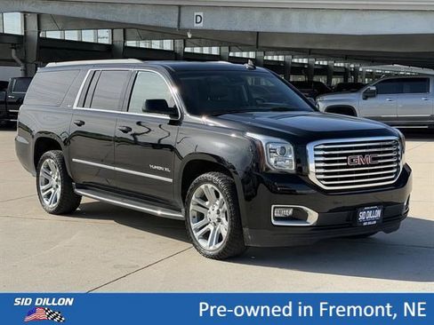 Used 2018 GMC Yukon XL SLT w/ Premium Edition AWD/4WD image 2