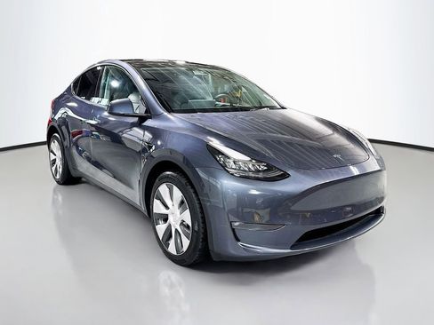 Used 2022 Tesla Model Y Long Range AWD/4WD image 3