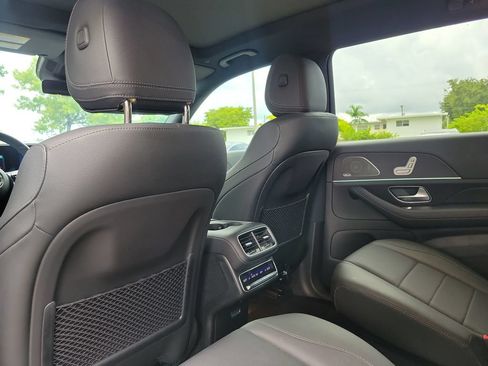 Used 2025 Mercedes-Benz GLS 450 4MATIC image 17